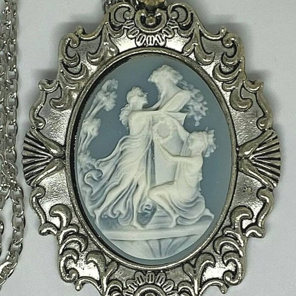 Renaissance Victorian blue Grecian Ladies Garden Cameo Silver Necklace - Picture 3 of 7